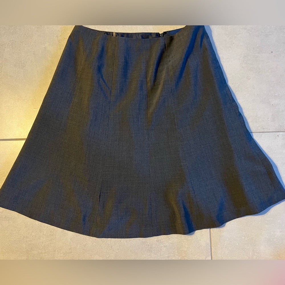 Calvin Klein charcoal skirt. Size 8P